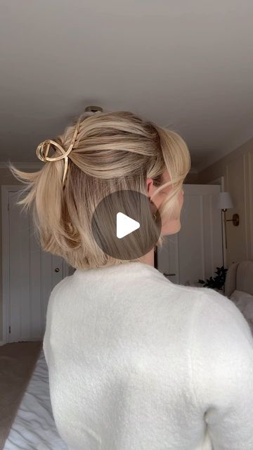 192K likes, 542 comments - laura.byrnes on April 28, 2024: "Obsessed with half up, half down with a cute clip at the moment! 👱‍♀️ #shorthairstyle". Short Hair Half Up With Clip, Half Updo Bob Hair, Laura Byrnes Hair, Half Bun Short Hair, Half Up Half Down Hair Bob, Half Up Hairstyles Short Hair, Half Up Half Down For Short Hair, Half Up Dos For Short Hair, Bob Half Up Half Down