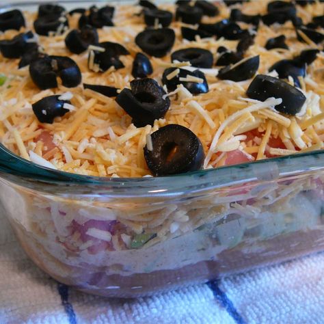 Taco Dip Taco Bean Dip, Layer Taco Dip, 7 Layer Taco Dip, Layered Dip, Layered Taco Dip, Taco Dip Recipe, Bean Dip Recipes, Taco Dip, Bean Dip