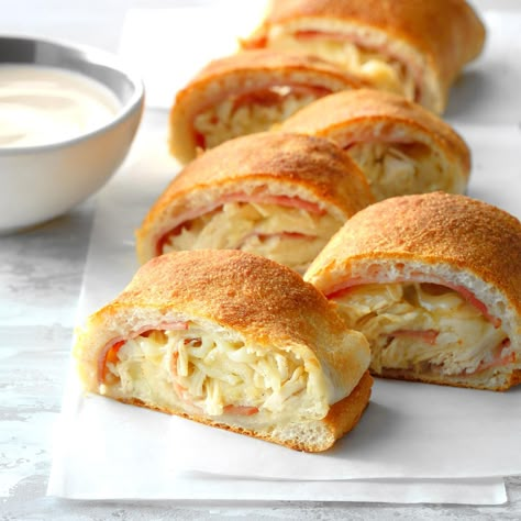 Chicken Cordon Bleu Stromboli Economic Meals, Calzone Recipes, Mornay Sauce, Stromboli Recipe, Leftover Chicken Recipes, Chicken Appetizers, Homemade Alfredo, Dough Recipes, Roll Recipes