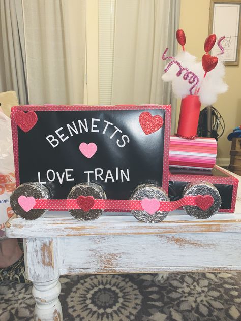 Train Valentine Box Ideas, Train Valentine, Valentines Box, Valentine Box, Cute Diys, Projects To Try, Valentines Day, Gift Ideas, Valentines