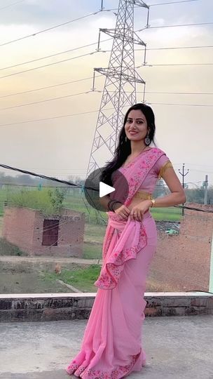 Saree Tips, Saree Lengha, Saree Drape, Saree Wearing, Vidya Balan, Video Call, Beautiful Saree, Indian Beauty Saree, Mehndi Designs