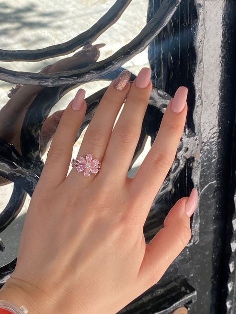 Diamond Flower Ring, Expensive Jewelry Luxury, Visual Board, Bridal Wedding Rings, Jewelry Accessories Ideas, Dope Jewelry, Proposal Engagement, Girly Accessories, Classy Jewelry