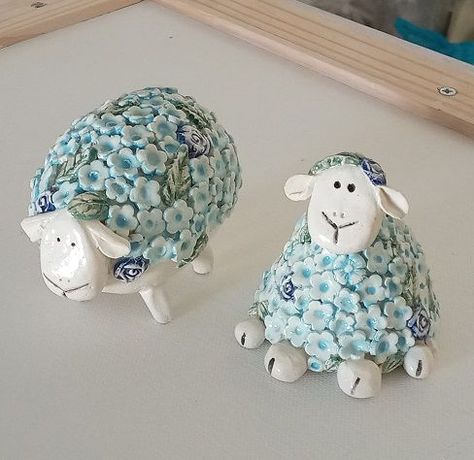 Elephant Pottery, Ceramic Sheep, Easter Pottery, Sheep Crafts, Beginner Pottery, Pottery Animals, Sculpture Art Clay, Pottery Handbuilding, Clay Crafts Air Dry