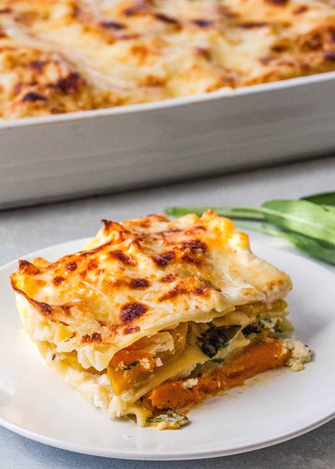 Butternut Squash Lasagna! Want a real show-stopper? Make this Butternut Squash Lasagna! Layers of squash, noodles, cheese sauce, and spinach. It's easy to make ahead (or freeze!) and will satisfy a large crowd. #lasagna #butternutsquash #simplyrecipes Butternut Lasagna, Squash Lasagna Recipe, Butternut Squash Lasagna Recipe, Squash Zucchini Recipes, Italian Pasta Sauces, Recipes Butternut Squash, Butternut Squash Spinach, Butternut Squash Lasagna, Squash Lasagna