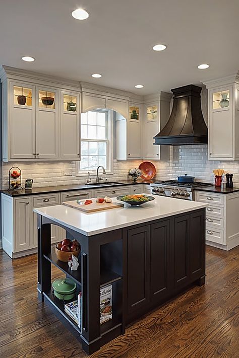 PHOTOS: Proof your kitchen countertops don't have to match Small L Shaped Kitchens, Interior Design Country, L Shaped Kitchen Designs, Kitchen With An Island, Kitchen Layouts With Island, L Shaped Kitchen, Kitchen Island With Seating, Kitchen Designs Layout, Classic Kitchen