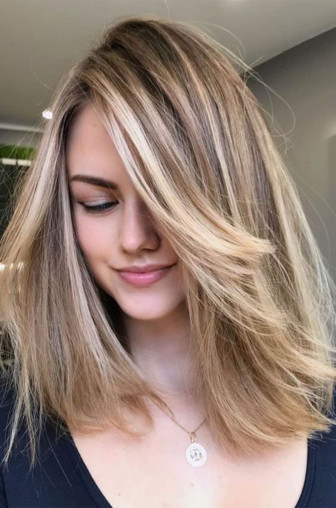 Wavy Hair Extensions, Brown Hair With Blonde Highlights, Beautiful Hair Color, Brown Blonde Hair, Hair Envy, Girly Stuff, Shoulder Length Hair, Light Brown Hair, Blonde Hair Color