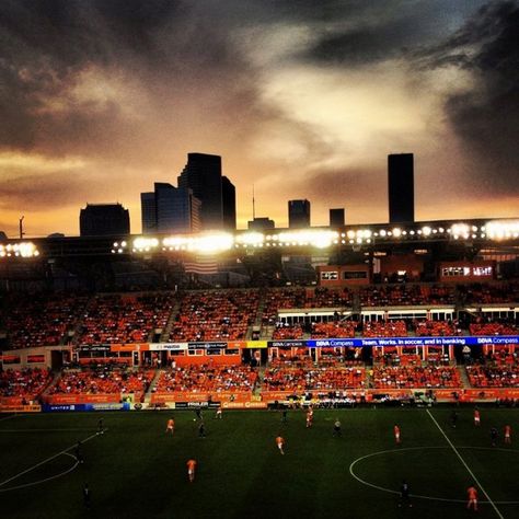 Houston Dynamo stadium at sunset Explore Texas, Football T Shirts, Stadium Design, Cleats Football, Sports Stadium, Houston Dynamo, Major League Soccer, Watch Football, I Watch