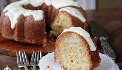 Banana Pineapple Pound Cake Banana Pineapple Cake, Pineapple Pound Cake, Orange Juice Cake, Pineapple Juice Recipes, Pineapple Cake Recipe, Easy Bundt Cake, Banana Cake Recipe, Pineapple Cake, Bundt Cakes Recipes