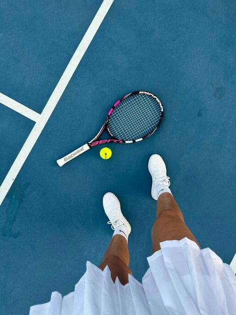 Play Tennis Aesthetic, Tennis Camp Aesthetic, Tennis Aesthetic Pictures, Tennis Vibe, Mode Tennis, Tennis Photoshoot, Tennis Lifestyle, Tennis Pictures, Tennis Girl