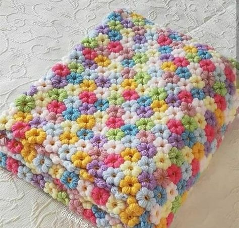 CROCHET EASY TUTORIAL | 🌸💖I really loved making this flower blanket, I thought this color and the flowers were very cute and delicate | Facebook Puff Blanket, Braidless Crochet, Baby Blanket Patterns, Crochet Puff Flower, Crochet Shell Stitch, Crochet Blanket Designs, Flower Blanket, Crochet Patterns Free Blanket, Crochet Flower Tutorial