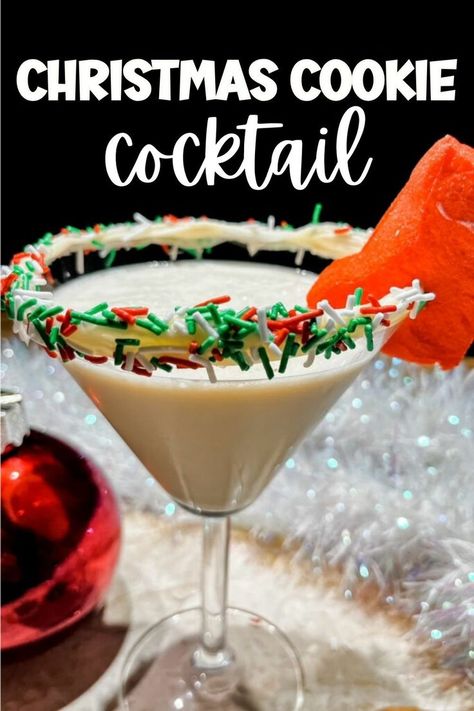 Christmas Sugar Cookie Martini Cookie Martini Recipe, Sugar Cookie Martini Recipe, Sugar Cookie Martini, Holiday Dessert Drinks, Cookie Martini, Vanilla Cocktail, Classic Eggnog, Hosting A Christmas Party, Christmas Sugar Cookie