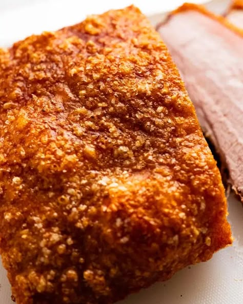 Kau Yuk, Roasted Pork Belly Recipe, Pork Belly Recipes Crispy, Recipe For Pork, Brazilian Recipes, Filipino Foods, Pork Belly Recipes, Crispy Pork Belly, Recipe Tin