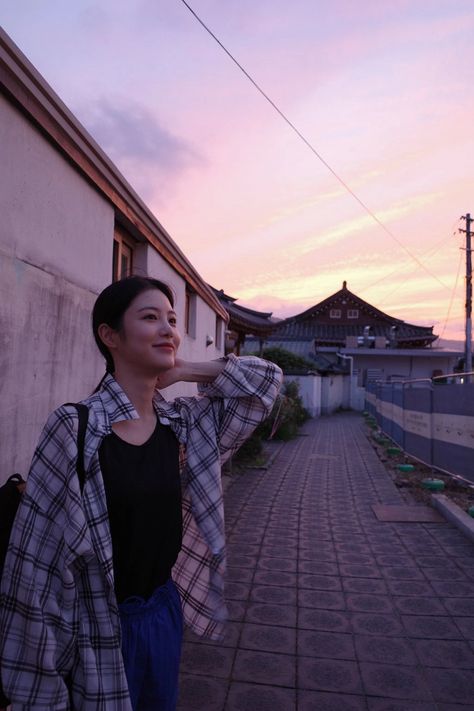 Shin Ye Eun Aesthetic, Kpop Actress, Shin Yeeun, Korean Grill, Best Dramas, Instagram Baby, Kdrama Actors, Bts Funny, Korean Actors