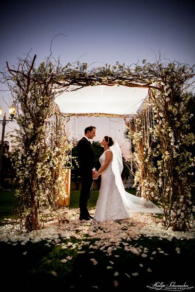 Fall Wedding Flowers Chuppah, Chuppah With Greenery, Chuppah Traditional, Simple Floral Chuppah, Non Traditional Chuppah, Jewish Chuppah, White And Green Floral Chuppah, Bride And Groom Ceremony, Chuppah Ideas