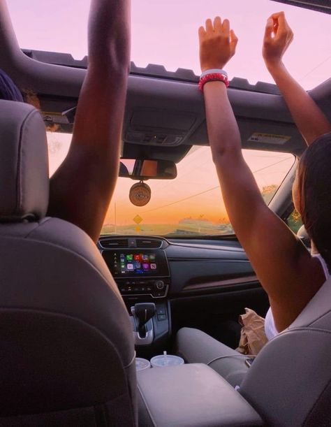 Driving With Bestie, Driving With The Windows Down Aesthetic, Teen Driving Aesthetic, Car Sunroof Picture Ideas, Summer Driving Aesthetic, Aesthetic Driving Pics, Sophia Wallpaper, Driving Pics, Georgia Core