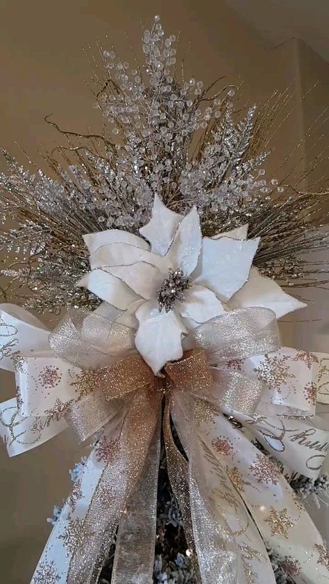 Poinsettia Tree Topper, Elegant Tree Topper Ideas, Christmas Tree Toppers Elegant, Xmas Tree Topper Ideas, Elegant Christmas Tree Toppers Ideas, Christmas Tree Topper Ribbon, Christmas Tree Toppers Unique, Poinsettia Christmas Tree, Christmas Toppers