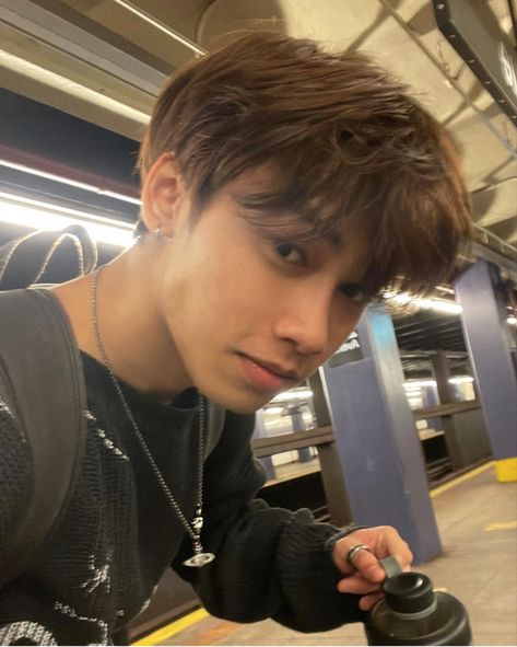 Light Brown Hair Men Aesthetic, Brown Hair For Guys, Natural Brown Hair Men, Brown Hair Styles Men, Light Brown Mens Hair, Asian Men Straight Haircut, Handsome Guy Asian, Straight Hairstyles Guys, Kpop Male Haircut