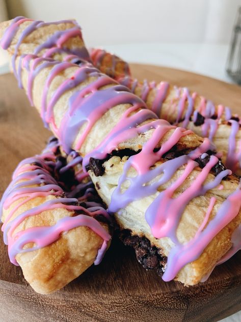 Disney Recipes Desserts, Cheshire Cat Tail Recipe, Disney Inspired Desserts, Disney Treats Recipes, Disney Parks Recipes, Disney Breakfast Recipes, Cat Tail Recipe, Disney World Recipes, Disney Food Recipes