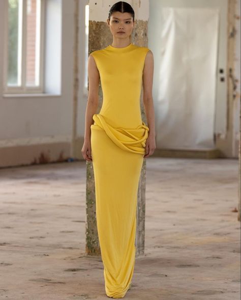 Fashion East, Fashion Week 2024, Event Outfit, Statement Dress, Creation Couture, Spring 2023, Fashion Line, Yellow Fashion, Minimal Fashion