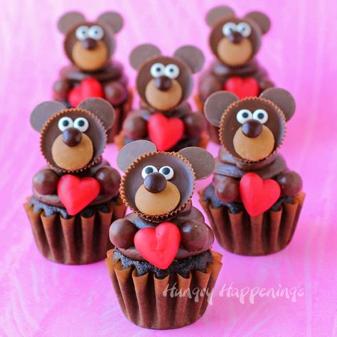 cupcake1 Vday Dessert, Chocolate Teddy Bear, Teddy Bear Cupcakes, Deco Cupcake, Delicious Cupcakes Recipes, Cupcake Videos, Bear Cupcakes, Valentine Day Cupcakes, Valentine Desserts