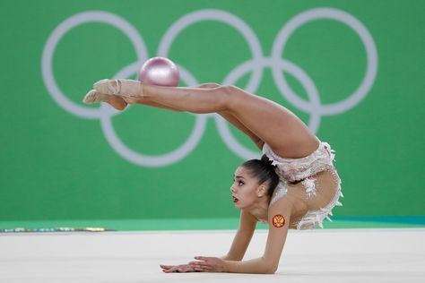 Margarita Mamun, Rhythmic Gymnastics Training, Gymnastics Flexibility, Gymnastics Training, Amazing Gymnastics, Gymnastics Poses, Acrobatic Gymnastics, Gymnastics Photography, Gymnastics Pictures