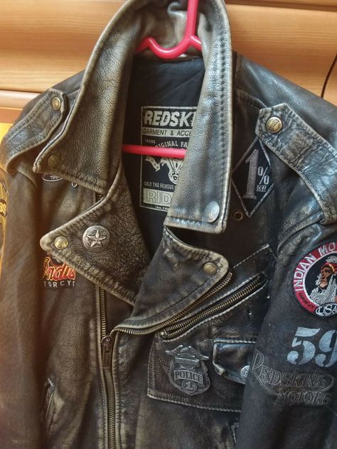 Motorcycle Outfit For Men, Vintage Leather Jacket Outfits, Vintage Motorcycle Jacket, Leather Jacket Patches, Punk Fashion Diy, Jacket Patches, Biker Look, Custom Leather Jackets, Biker Leather Jacket