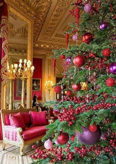 16 Inspiring Christmas Tree Decorating Ideas Hantverk Diy, Christmas Tree Inspiration, Purple Christmas, Red And Purple, Beautiful Christmas Trees, Victorian Christmas, Noel Christmas, Christmas Tree Themes, E Card