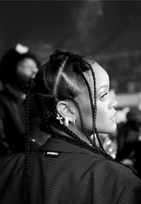 Rihanna Images, Rihanna Quotes, Rihanna News, Rihanna Fan, Rihanna Photos, Curls For The Girls, Rihanna Riri, Basket Vintage, Rihanna Style