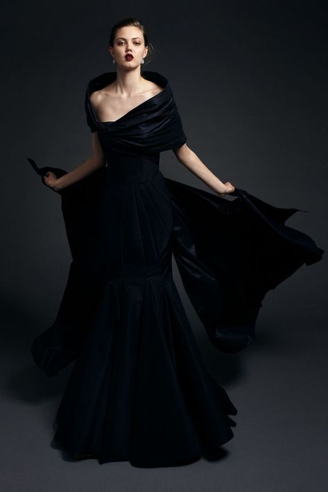 Gaun Fashion, Resort 2020, فستان سهرة, Black Gown, Zac Posen, Gorgeous Gowns, Fashion Weeks, Beautiful Gowns, Black Dresses