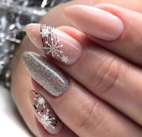 💅🏽【Wear Comfortably】The snowflake press on nails are designed according to the curvature of female nails, thick enough to not break easily, natural fit, more natural effect, and are comfortable to use.
💅🏽【Easy to Use】Choose the right size of the fake nail, apply with jelly double sided adhesive tabs. Press on nails for 10-30 seconds.
💅🏽【Suggestion]Nail adhesive tabs are better for temporary tasks, easy to remove and more friendly to natural nails. French Pedicure, Nagellack Trends, Nude Nail Polish, Nagel Tips, Christmas Nails Acrylic, New Year's Nails, Xmas Nails, Stick On Nails, Cards Christmas