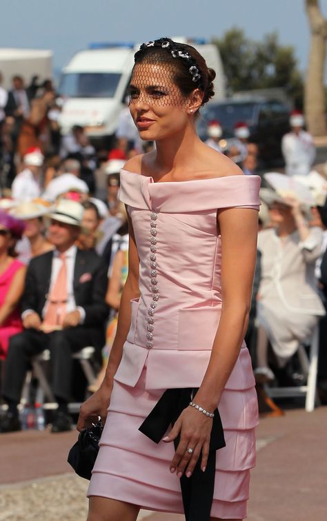 Prins Albert, Monaco Royal Family, Princess Caroline Of Monaco, Charlene Of Monaco, Caroline Of Monaco, Estilo Real, Religious Wedding, Amal Clooney, Princess Charlene