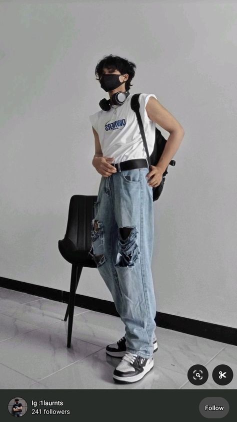 K Pop Style Men, Casual Clothes Men Aesthetic, Men’s Kpop Fashion, K Street Fashion Men, Elegant Male Outfit Aesthetic, K Pop Style Outfits Men, Overalls Outfit Men Street Styles, Vintage Outfit Ideas Men, Male Trendy Outfits