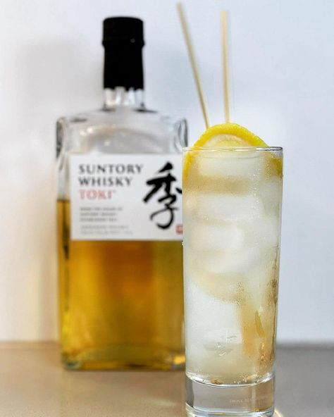 Japanese Vodka, Whiskey Lemonade, Japanese Cocktails, Sake Cocktail, Suntory Whisky, Cocktail Recipes Whiskey, Japanese Beer, Whisky Cocktail, Japanese Drinks