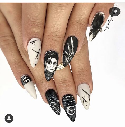 Teacher Nails, Horror Nails, September Nails, October Nails, Edward Scissorhands, Painted Nail Art, Pretty Gel Nails, Cat Nails, Halloween Nail Designs