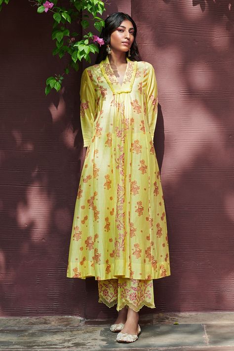 Buy #AmritaThakur #chanderi #printed #kurta set online at #Aza #Fashions Shop online now at #Azafashions.com Call +91 99870 70743 or email contactus@azafashions.com for enquiries. #wedding #festive #ethnic #tradional #shopping #shoponline #party Chanderi Kurta Designs Printed, Printed Kurta Sets For Women, Cotton Suit Set, Kurta Sets For Women Party Wear, Printed Kurta Design, Cotton Kurta Sets For Women, Amrita Thakur, Festive Kurti, Printed Kurtas