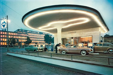 "This spectacular gas station near ARAL Gas Headquarters in Bochum, Germany looks like it's beaming up its customers (1958)." by Meunderwears in RetroFuturism Bochum Germany, Pompe A Essence, Berenice Abbott, Station Service, Old Gas Stations, Vw Vintage, Petrol Station, Filling Station, Gas Pumps