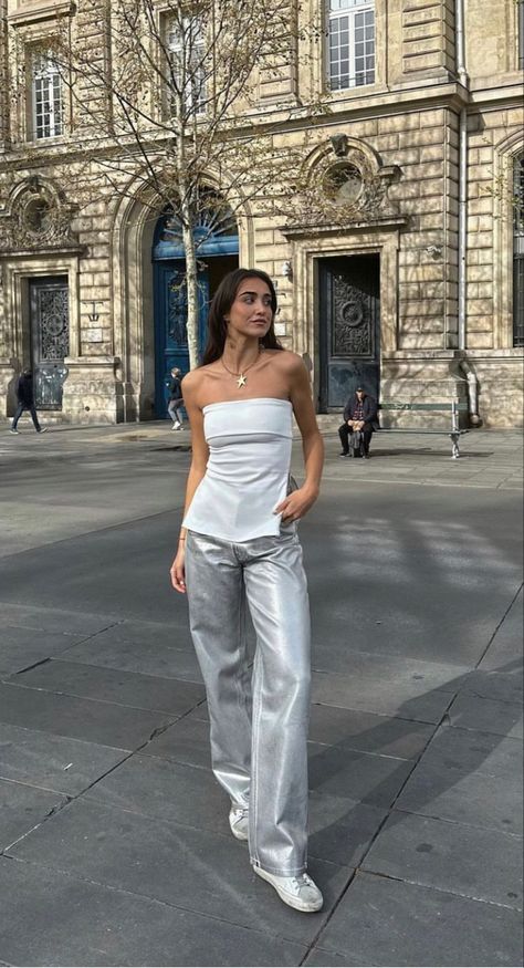 Zara Tube Top Outfit, Strapless Top Outfit Aesthetic, White Strapless Top Outfit, Long Tube Top Outfit, Strapless Top Outfit, Bandeau Outfit, Tube Dress Outfit, Linen Pants Style, Skirt Outfits Aesthetic