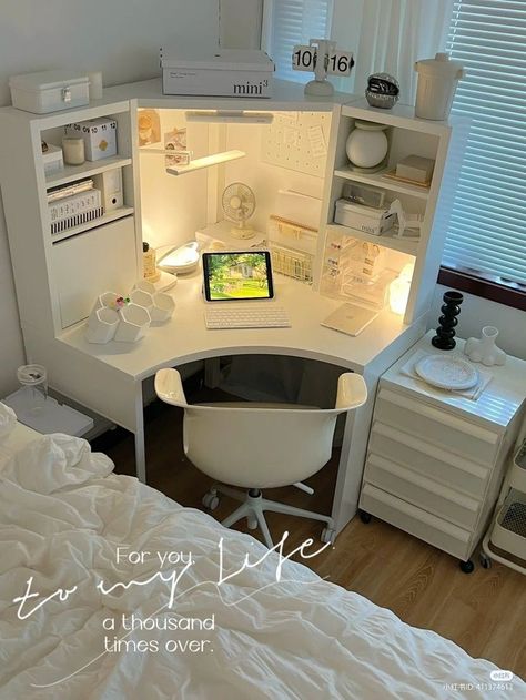 Love your small bedroom with these design ideas that will make you fall in love with your space all over again! Ready to rediscover your room? Click to get inspired! Minimalist Bedroom Design Small Rooms, Small Room Makeover, Bedroom Ideas For Small Rooms, Aesthetic Bedroom Ideas, Cute Diy Room Decor, Minimalist Bedroom Design, Small Room Decor, Room Redesign, Study Room Decor