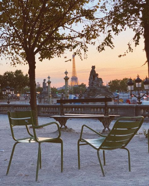 Paris In Spring, Spring In Paris, Tuileries Garden, French Aesthetic, Parisian Aesthetic, Paris Dream, Paris Vibes, Parisian Life, Paris Aesthetic