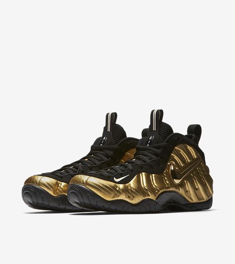 Nike Air Foamposite Pro "Metallic Gold"    -Release Date: Thursday, October 19th 2017    -Price: $230 Copper Shoes, Air Foamposite Pro, Nike Models, Metallic Shoes, Foam Posites, Metallic Copper, Light Weight Shoes, Mens Nike Air, Latest Sneakers