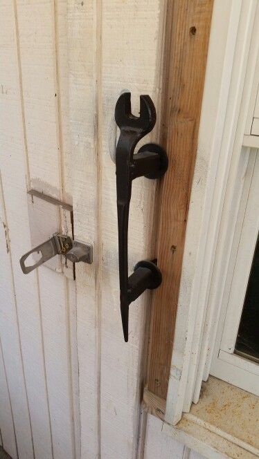 Spud wrench door handle on my work shop Millwright Tools, Pocket Door Handles, Iron Worker, Auto Shop, Antique Tools, Types Of Doors, Pocket Doors, Metal Work, Car Shop