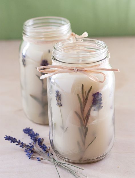 Pressed Herb Candles from Adventures in Making Wedding Candles Diy, Lavender Candles, Diy Candles Easy, Herb Candles, Soya Mumu, Candle Ideas, Buy Candles, Diy Candle, Puffy Paint