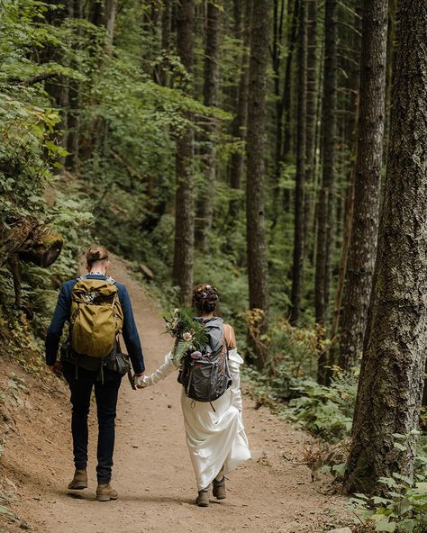 Nothing better than hiking to an amazing viewpoint on your elopement day ✨ Pros of hiking on your elopement day: -Privacy! The further you hike, the less people there will be! Imagine saying your vows with no one else around for miles! -Views!!! Some of my favorite views in Washington you have to hike to- alpine lakes, waterfalls, mountains and more! 🏔️ -Adventure! Hiking on your elopement day is just fun! You’ll always remember how crazy it was hiking up a mountain before sunrise to say... Photographer Planner, Hiking Photos, Sunrise Ceremony, Alpine Lake, Before Sunrise, Adventure Wedding, Best Hikes, Day Hike, Adventure Elopement