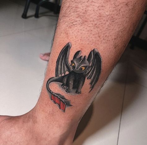 Cute Toothless Tattoo, Toothless Dragon Tattoo Night Fury, Toothless Dragon Tattoo, Httyd Tattoo, Dragons Tattoos, Toothless Tattoo, Cute Dragon Tattoo, Cartoon Tattoo Ideas, Animated Shows