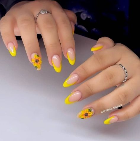 Sunflower French Nails, Sunflower Yellow Nails, Yellow Sunflower Nails, Yellow French Tip Nails, Sunflower Nail Designs, Sunflower Nail, Pretty Pedicures, 3d Sunflower, Sunflower Nail Art