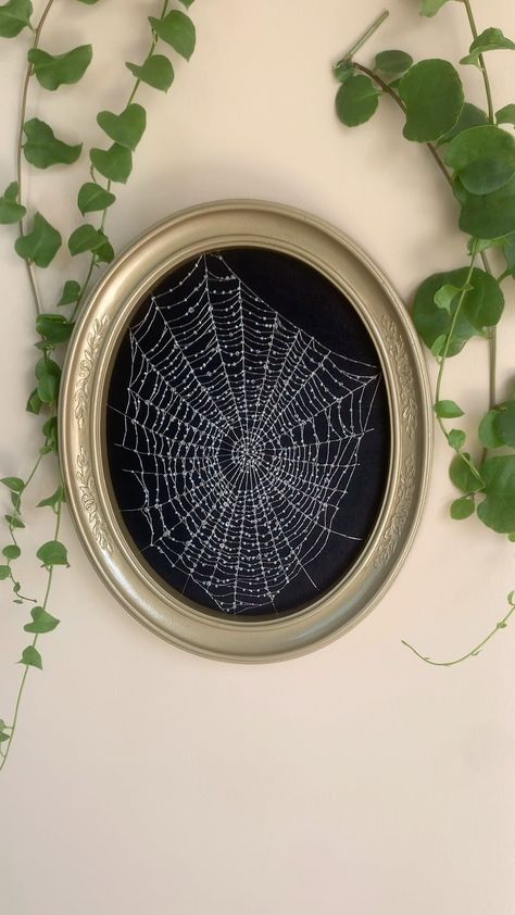 Embroidery Inspiration, Hoop Art, Diy Embroidery, Embroidery And Stitching, Embroidery Projects, Bead Art, Spider Web, Embroidery Art, Beaded Embroidery