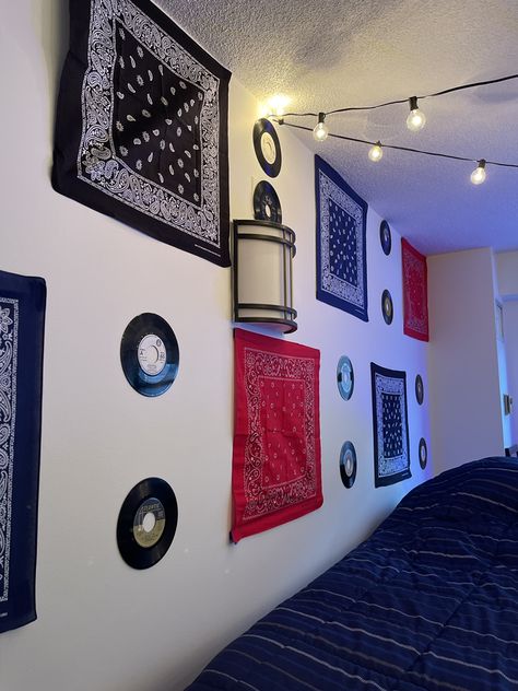 Chicano Room Ideas, Chola Rooms Aesthetic, Bandana Room Decor Ideas, Chicana Room Ideas, Records Wall, Estilo Cholo, Room Ideas Aesthetic, Walls Room, Room Makeover Bedroom