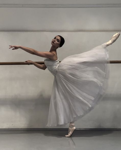 Anastasia Thompson, Lady Of The Camellias, Ballet Beauty, Contemporary Dance, The Lady, Dance Moves, How To Feel Beautiful, Follow For More, Dancer