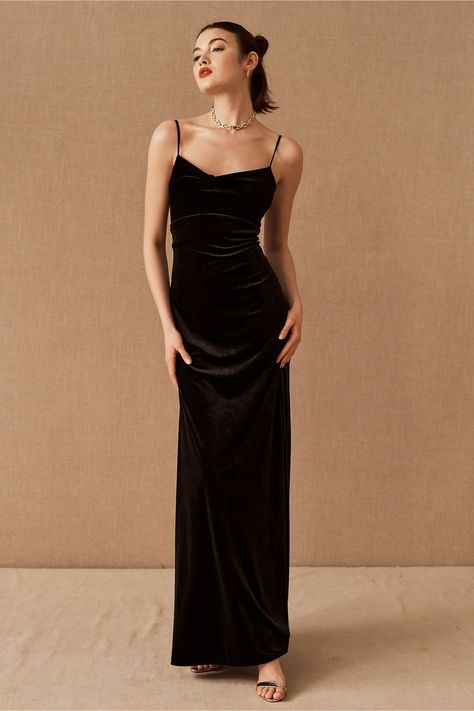 A gracefully draped cowl neckline and delicate straps add romantic detail to this plush velvet slip dress. Freshers Dress, Black Velvet Dress Long, Velvet Black Dress, Long Velvet Dress, Fantastic Dress, 90s Prom, Matric Dance, Black Evening Dress, Velvet Slip Dress