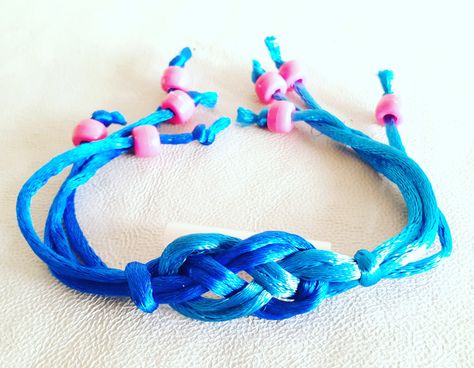 How to make friendship band. Learn to make an easy silk thread friendship band. Handmade bracelets ideas, bracelets, friendship bracelets, thread bracelet ideas, bracelet design, thread jewelry, friendship band banane ka tarika Friendship Bracelets Thread, Handmade Bracelets Ideas, Friendship Bracelet Diy, Bracelets Thread, Friendship Band, Diy Friendship Bracelet, Jewelry Friendship, Bracelets Friendship, Beautiful Friendship